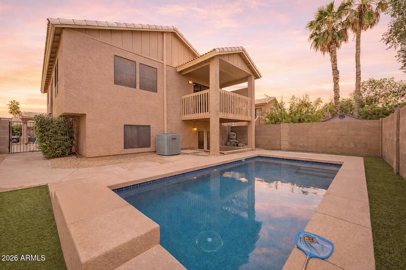 4021 Amberwood Dr, Phoenix, AZ 85048