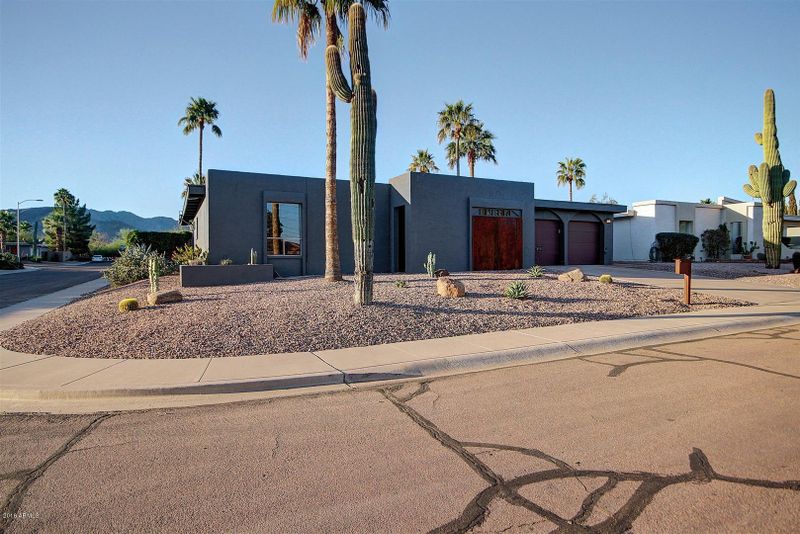 4021 E Cannon Dr, Phoenix, AZ 85028