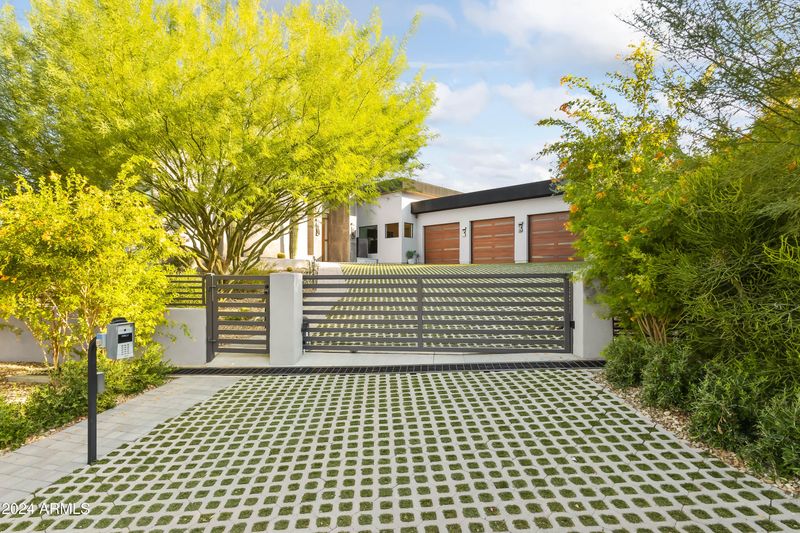 4021 E Claremont Ave, Paradise Valley, AZ 85253