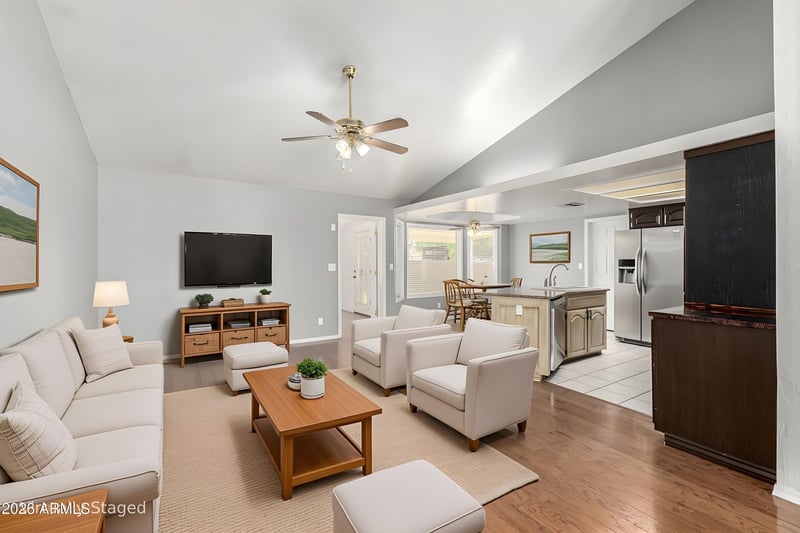 4021 Des Moines St, Mesa, AZ 85205