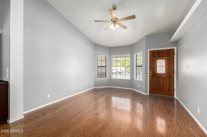 4021 Des Moines St, Mesa, AZ 85205