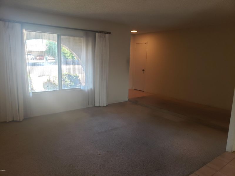 4021 W Paradise Dr, Phoenix, AZ 85029