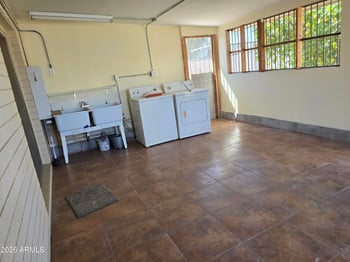 4022 Glenn Dr, Phoenix, AZ 85051