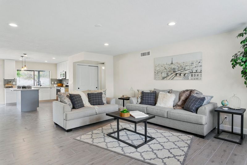 4022 W Joan De Arc Ave, Phoenix, AZ 85029