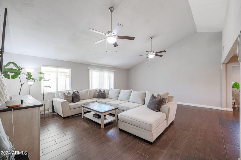 4023 E Alta Vista Rd, Phoenix, AZ 85042