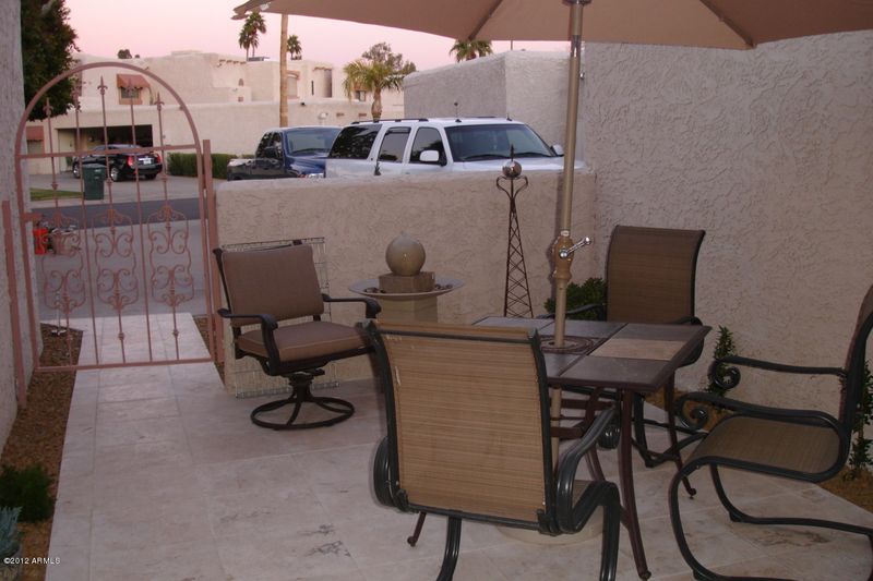 4023 E Charter Oak Rd, Phoenix, AZ 85032