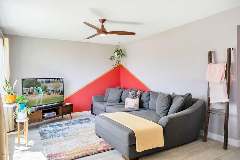 4024 E Saint Catherine Ave, Phoenix, AZ 85042