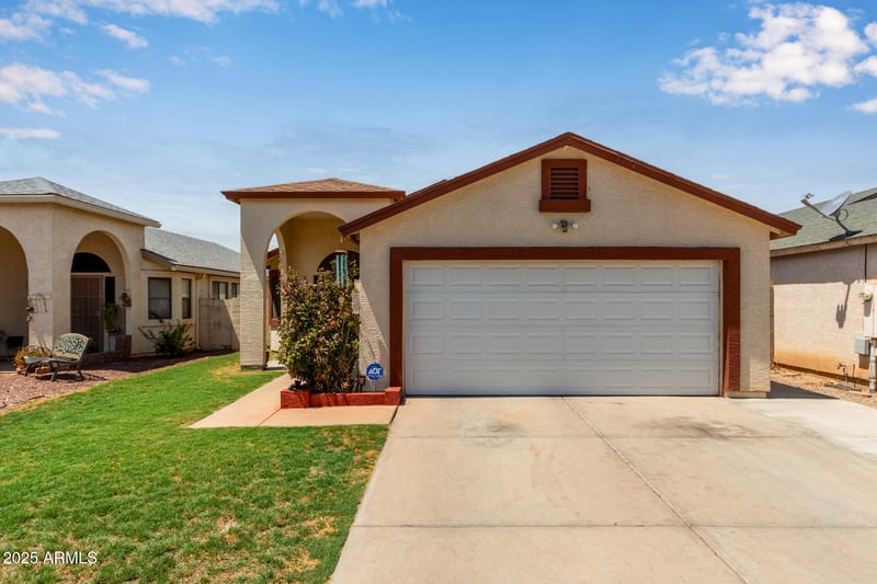 4026 88th Ln, Phoenix, AZ 85037