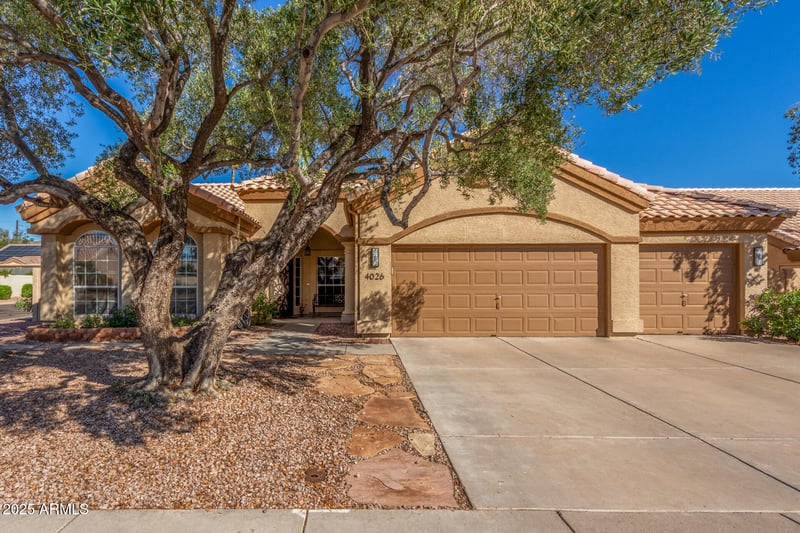 4026 Summerhaven Dr, Phoenix, AZ 85044