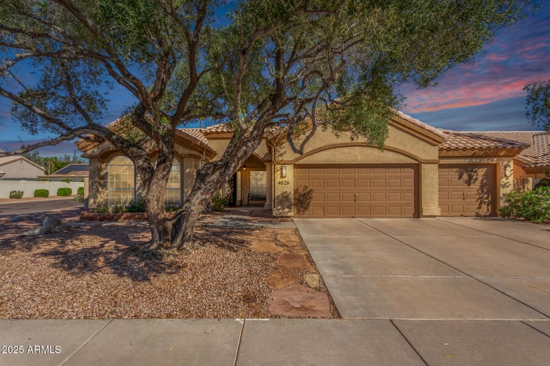 4026 Summerhaven Dr, Phoenix, AZ 85044
