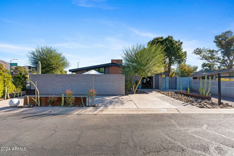 4027 N 45th Pl, Phoenix, AZ 85018