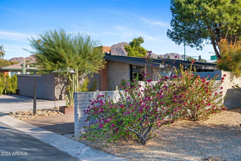 4027 N 45th Pl, Phoenix, AZ 85018