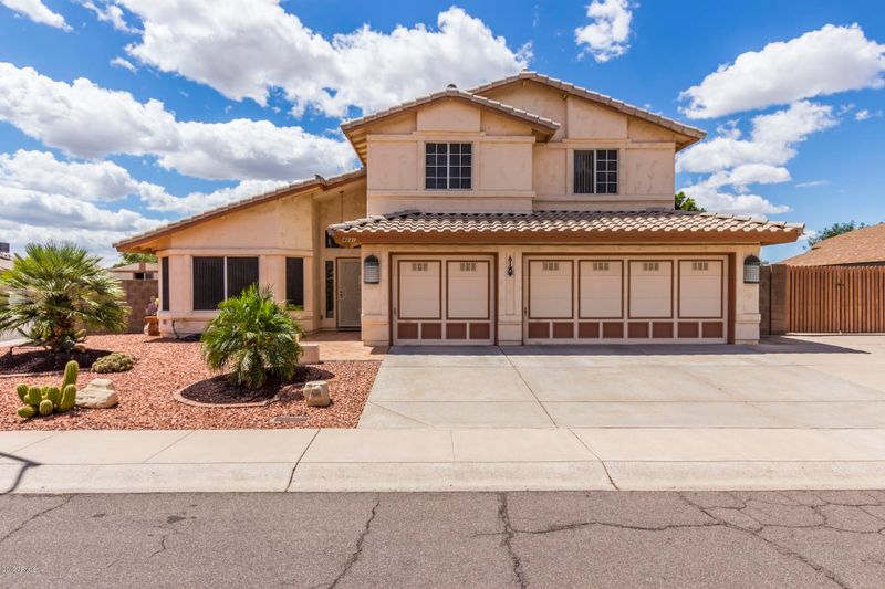 4031 W La Junta Dr, Glendale, AZ 85310