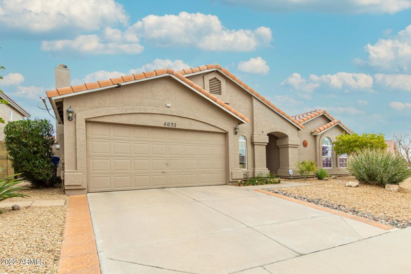 4032 E Keresan St, Phoenix, AZ 85044