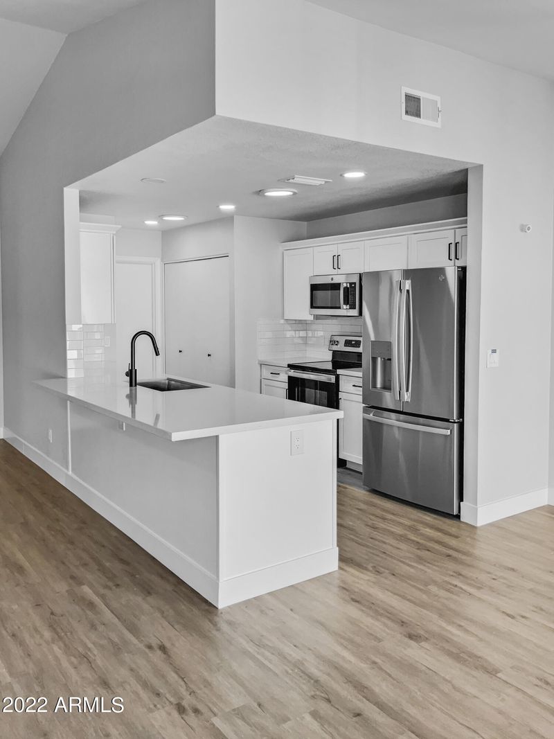 4032 E Taro Ln, Phoenix, AZ 85050