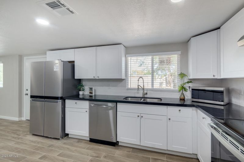 4032 E Taylor St, Phoenix, AZ 85008