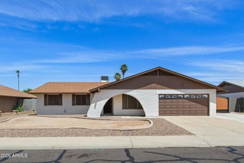 4032 Saint John Rd, Glendale, AZ 85308