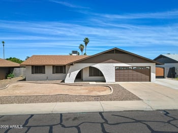 4032 Saint John Rd, Glendale, AZ 85308