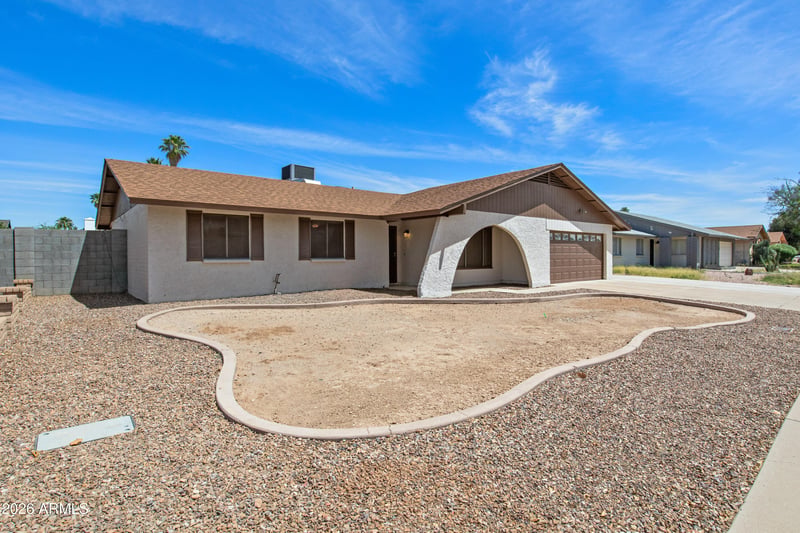 4032 Saint John Rd, Glendale, AZ 85308