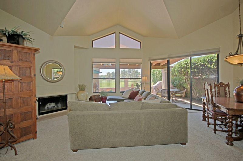 4033 E Paradise Dr, Phoenix, AZ 85028