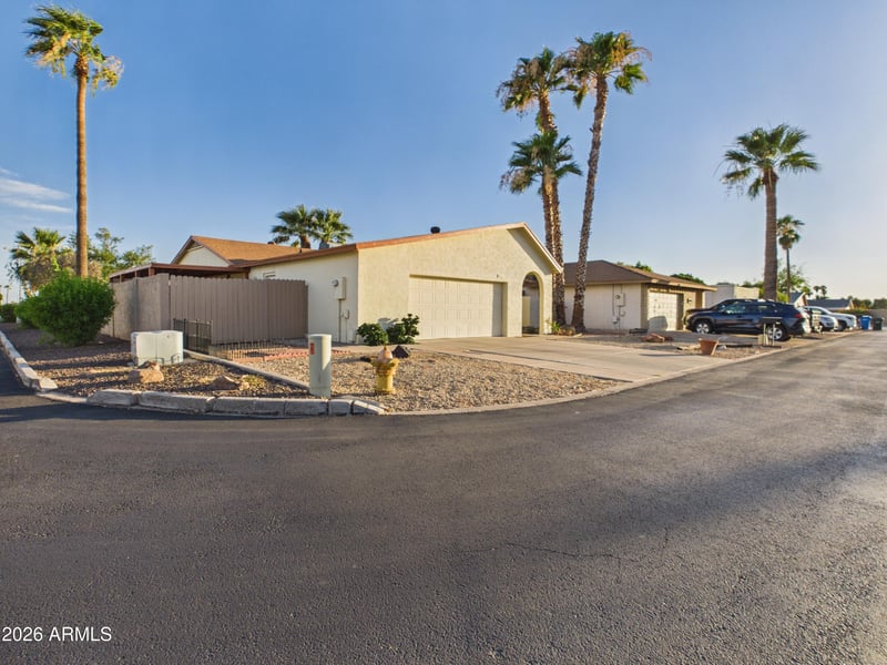 4033 W Griswold Rd, Phoenix, AZ 85051