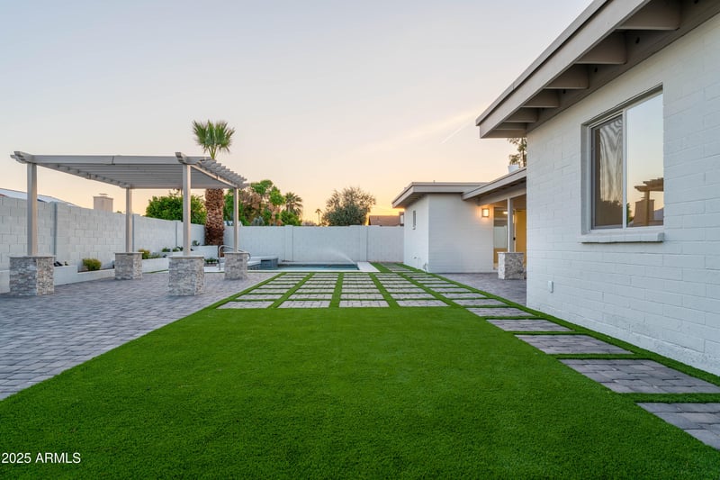 4033 W Sharon Ave, Phoenix, AZ 85029