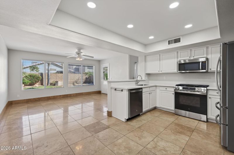 4034 E Anderson Dr, Phoenix, AZ 85032