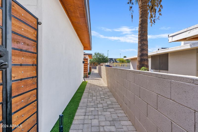 4034 E Moreland St, Phoenix, AZ 85008