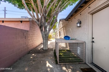 4035 Loma Ln, Phoenix, AZ 85051