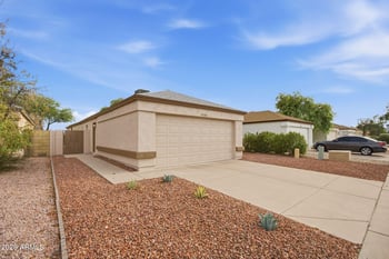 4035 W Electra Ln, Glendale, AZ 85310