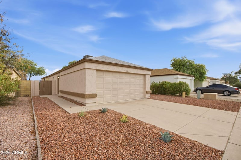 4035 W Electra Ln, Glendale, AZ 85310
