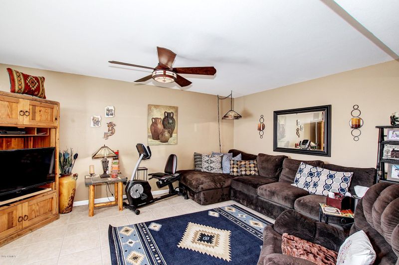 4036 E Charter Oak Rd, Phoenix, AZ 85032