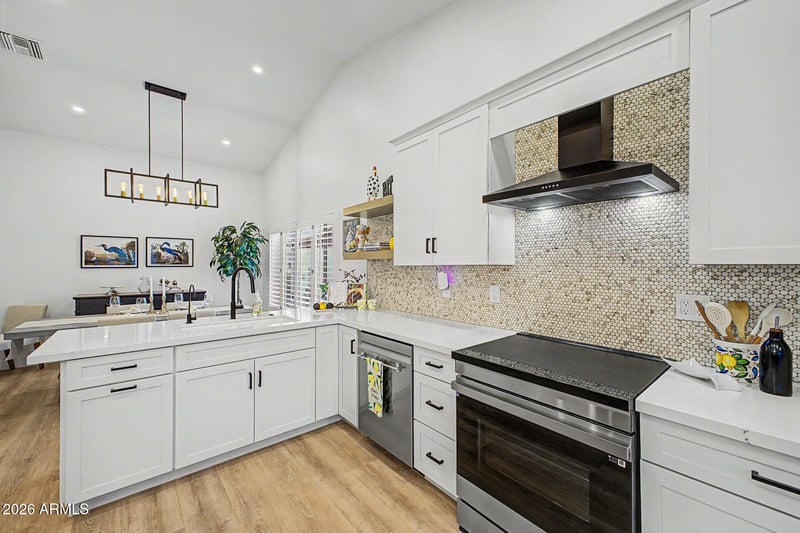 4037 E Nambe St, Phoenix, AZ 85044