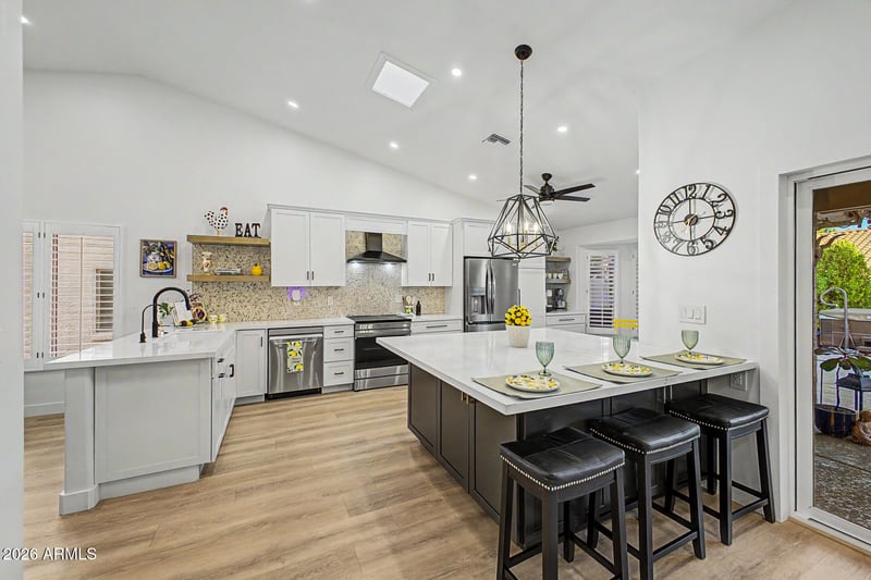 4037 E Nambe St, Phoenix, AZ 85044