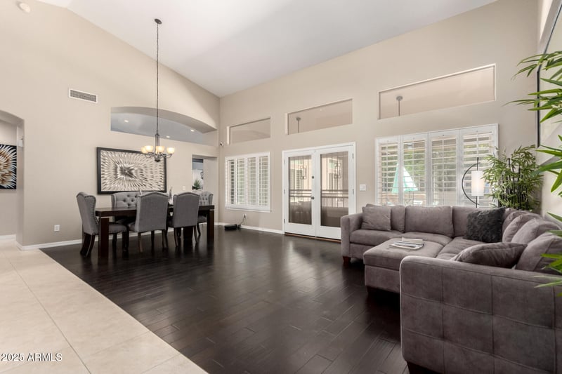 4037 Elmwood St, Mesa, AZ 85205
