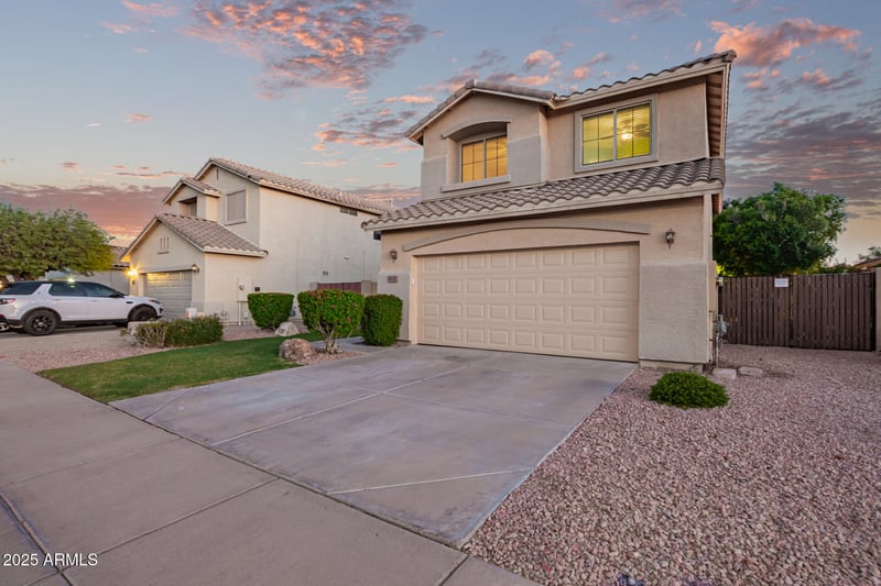 4037 Hackamore Dr, Phoenix, AZ 85083