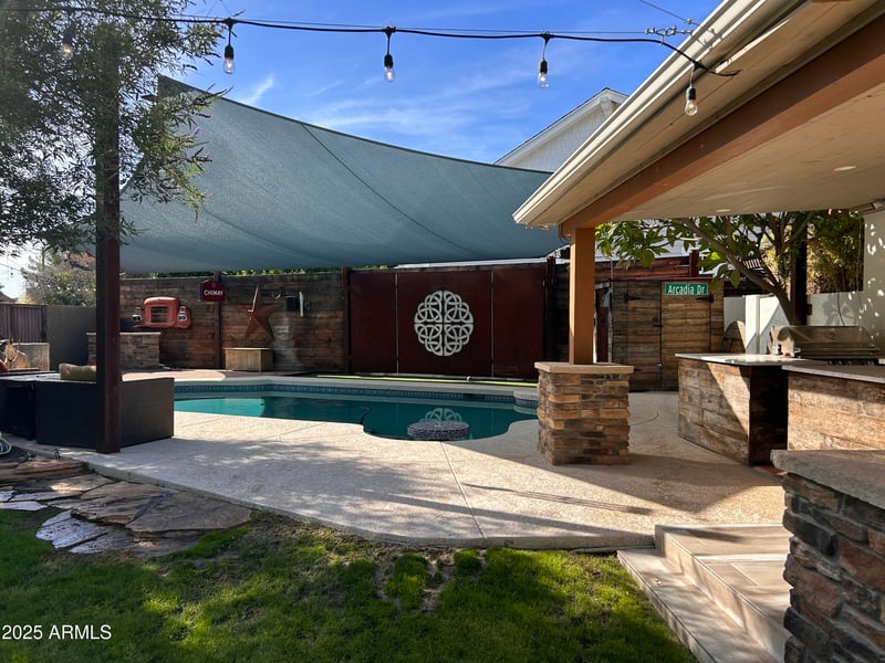 4037 Minnezona Ave, Phoenix, AZ 85018