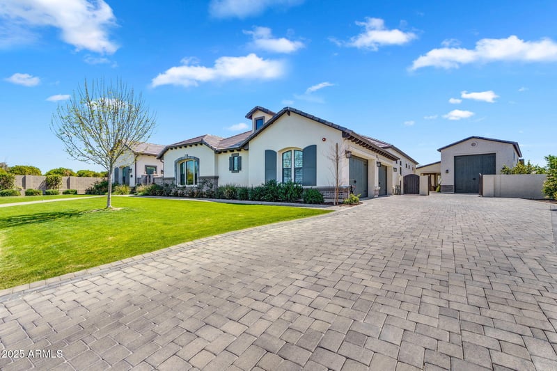 4037 Minton Cir, Mesa, AZ 85215