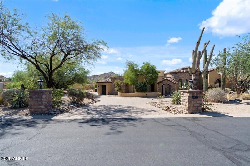 4037 Pinnacle Hills Cir, Mesa, AZ 85207