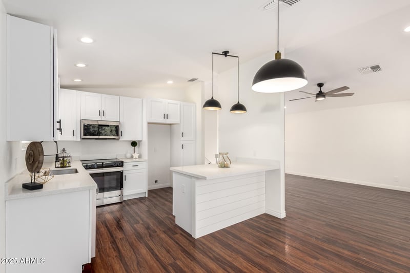 4038 Holmes Ave, Mesa, AZ 85206