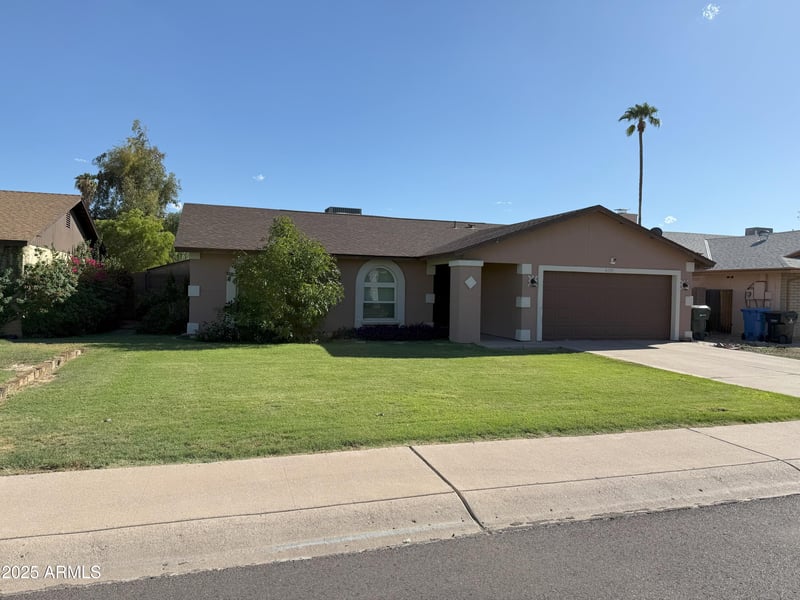 4039 Mercer Ln, Phoenix, AZ 85029