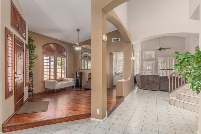 4040 W Blackhawk Dr, Glendale, AZ 85308