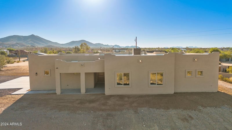40408 2nd Dr, Phoenix, AZ 85086