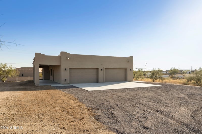 40408 2nd Dr, Phoenix, AZ 85086