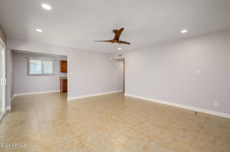 4041 E Camelback Rd #11, Phoenix, AZ 85018