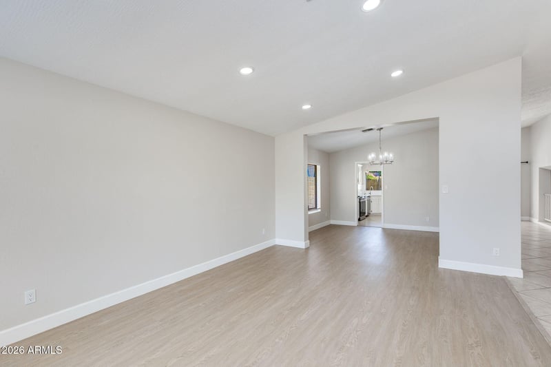 4041 W Avenida Del Sol Ave, Glendale, AZ 85310