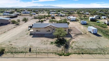 40424 251st Ave, Morristown, AZ 85342
