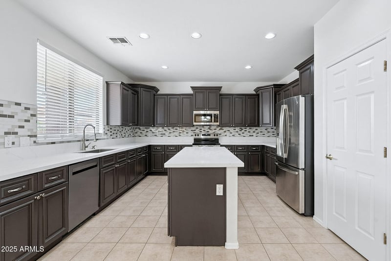 4043 Aire Libre Ave, Phoenix, AZ 85053