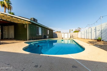 4043 Burgess Ln, Phoenix, AZ 85042