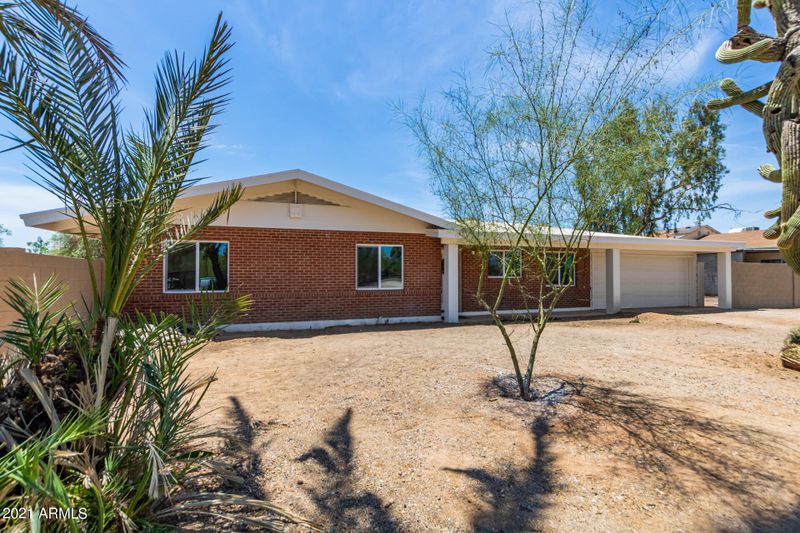 4043 E Whitney Ln, Phoenix, AZ 85032